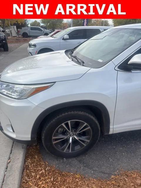 used 2018 Toyota Highlander car, priced at $18,517
