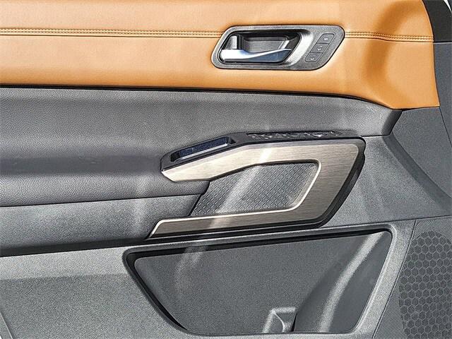 new 2025 Nissan Pathfinder car, priced at $44,600