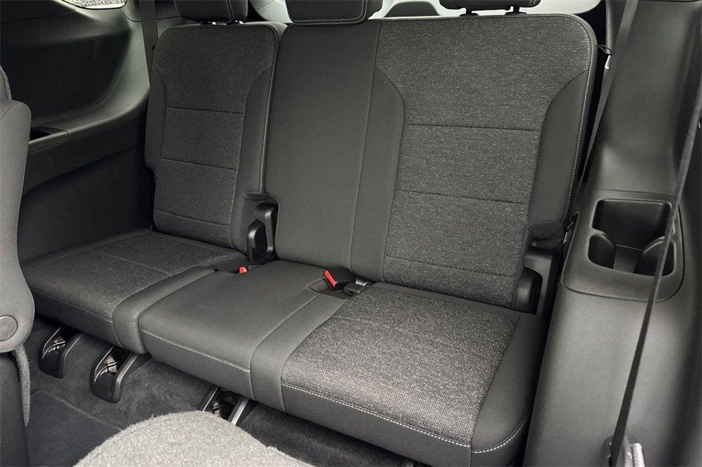 new 2025 Chevrolet Traverse car, priced at $38,495