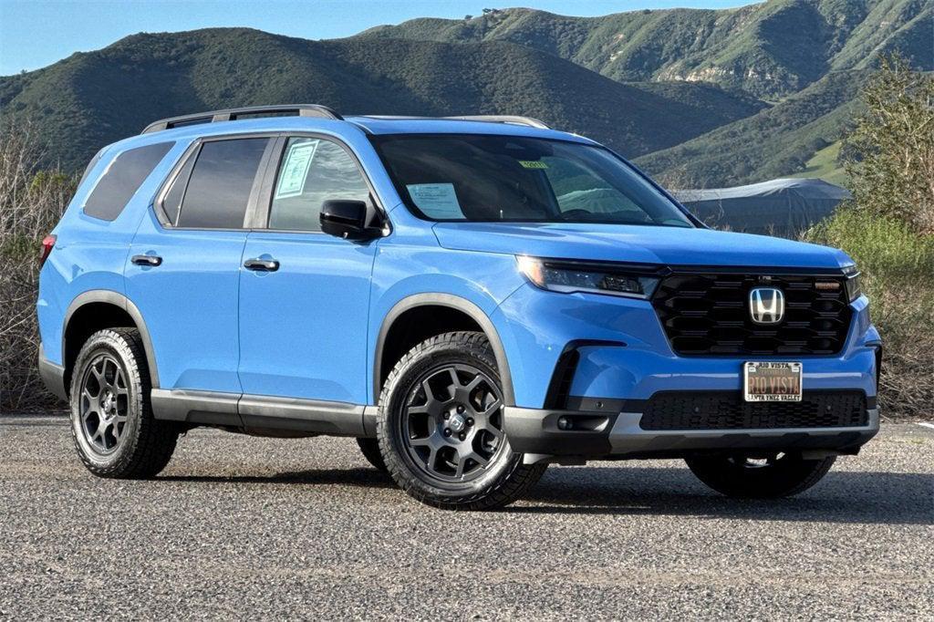 used 2025 Honda Pilot car, priced at $46,763