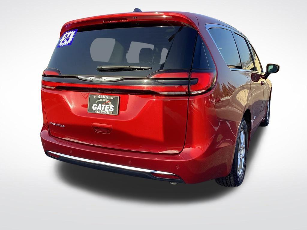 used 2024 Chrysler Pacifica car, priced at $30,875