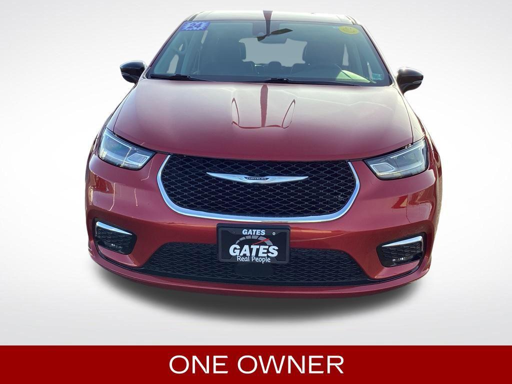 used 2024 Chrysler Pacifica car, priced at $30,875