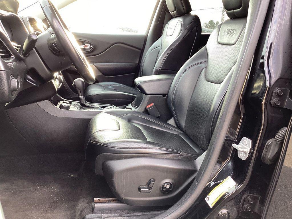 used 2019 Jeep Cherokee car, priced at $18,938