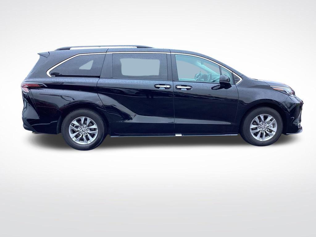 used 2024 Toyota Sienna car, priced at $37,119