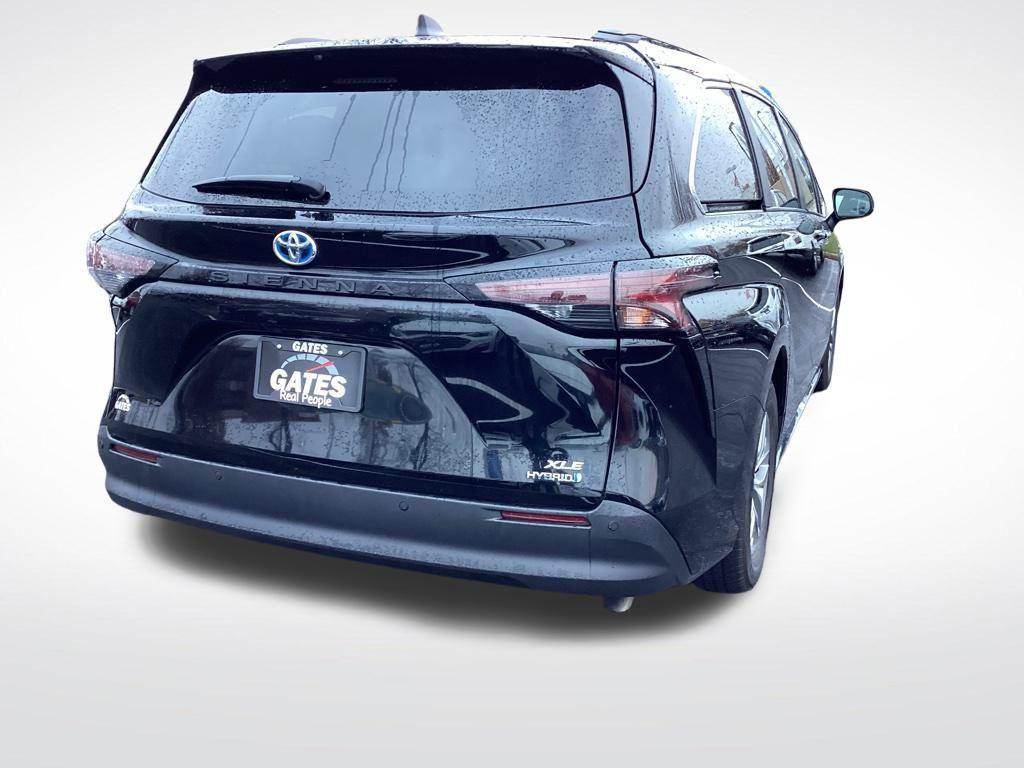 used 2024 Toyota Sienna car, priced at $37,119