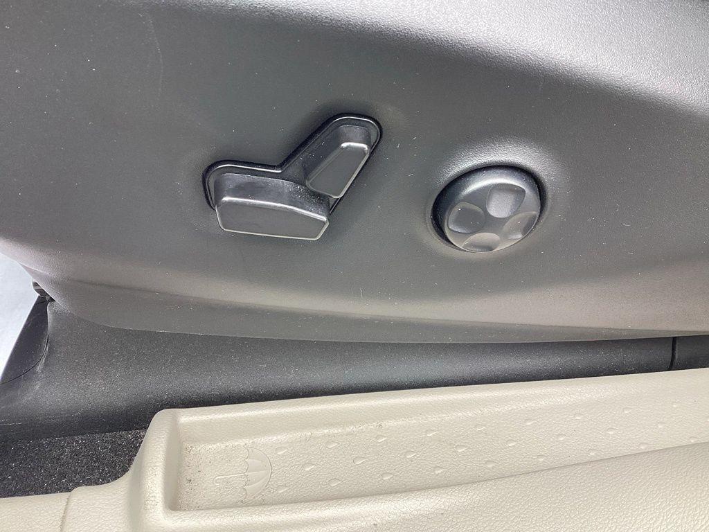 used 2023 Chrysler Pacifica car, priced at $25,987