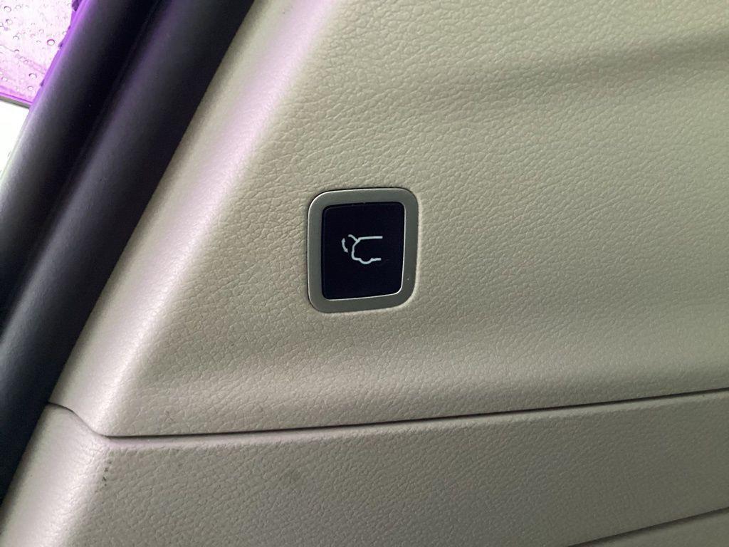 used 2023 Chrysler Pacifica car, priced at $21,443