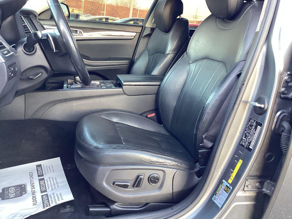 used 2015 Hyundai Genesis car