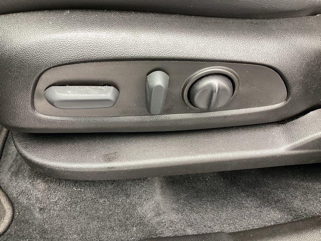 used 2023 Chevrolet Traverse car, priced at $33,986