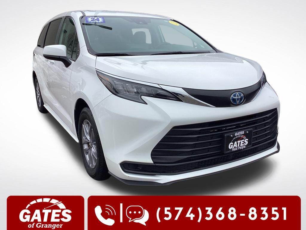used 2024 Toyota Sienna car, priced at $35,639