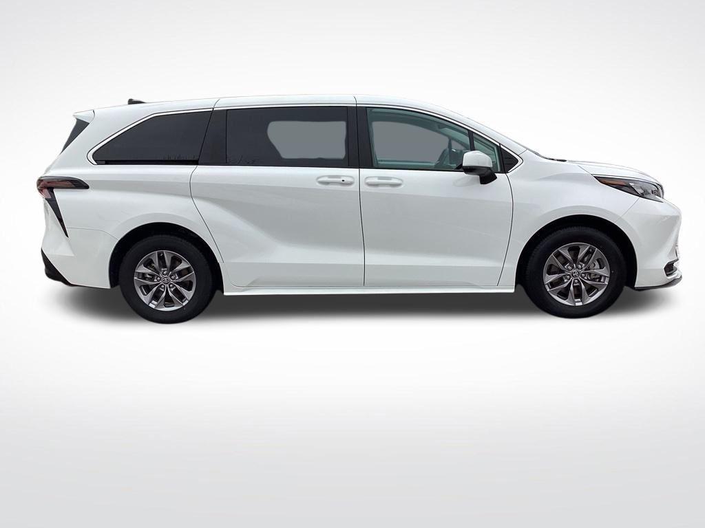 used 2024 Toyota Sienna car, priced at $35,639