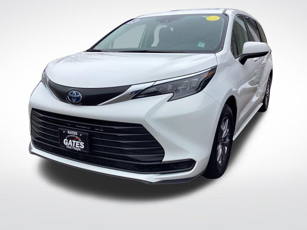 used 2024 Toyota Sienna car, priced at $35,639
