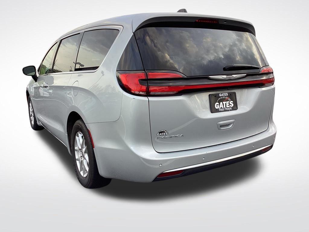 used 2024 Chrysler Pacifica car, priced at $29,405