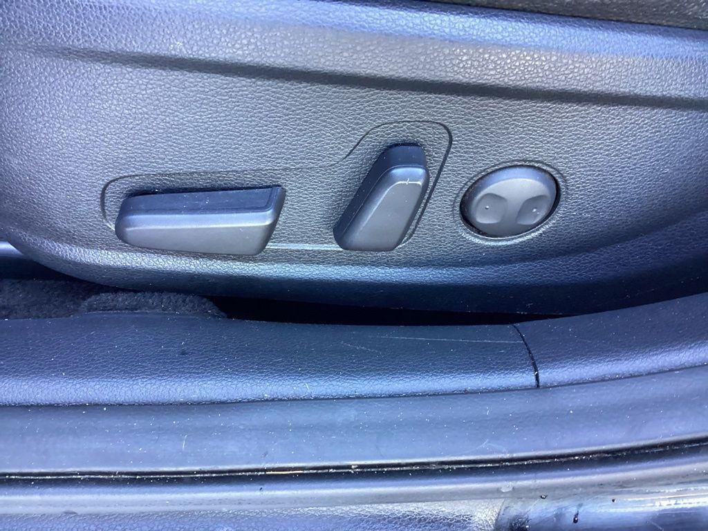 used 2019 Kia Cadenza car, priced at $18,032