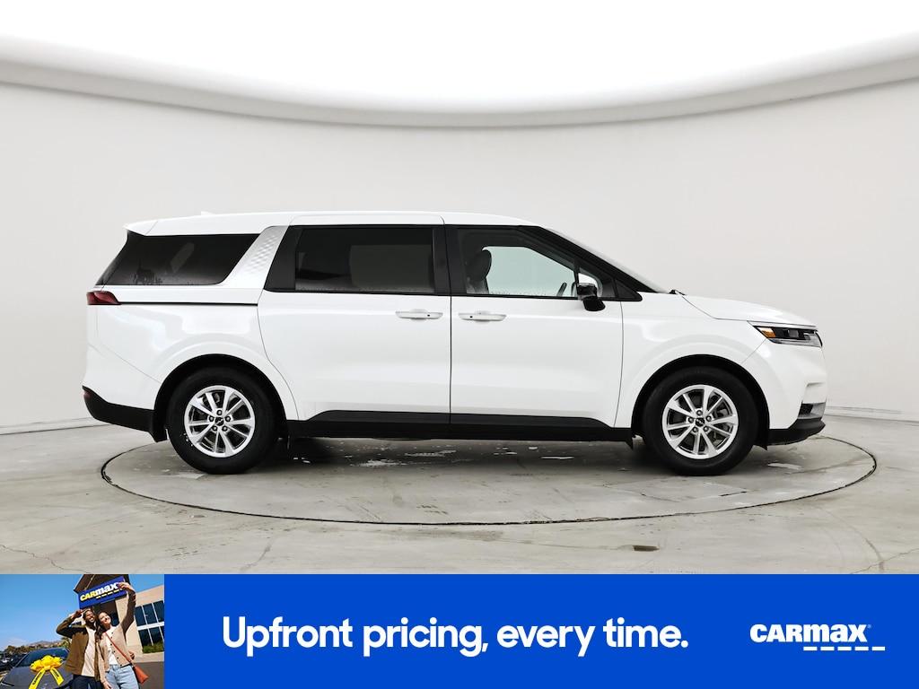 used 2024 Kia Carnival car, priced at $34,998
