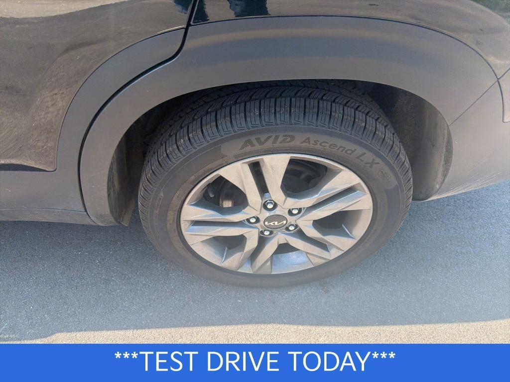 used 2023 Kia Seltos car, priced at $23,212