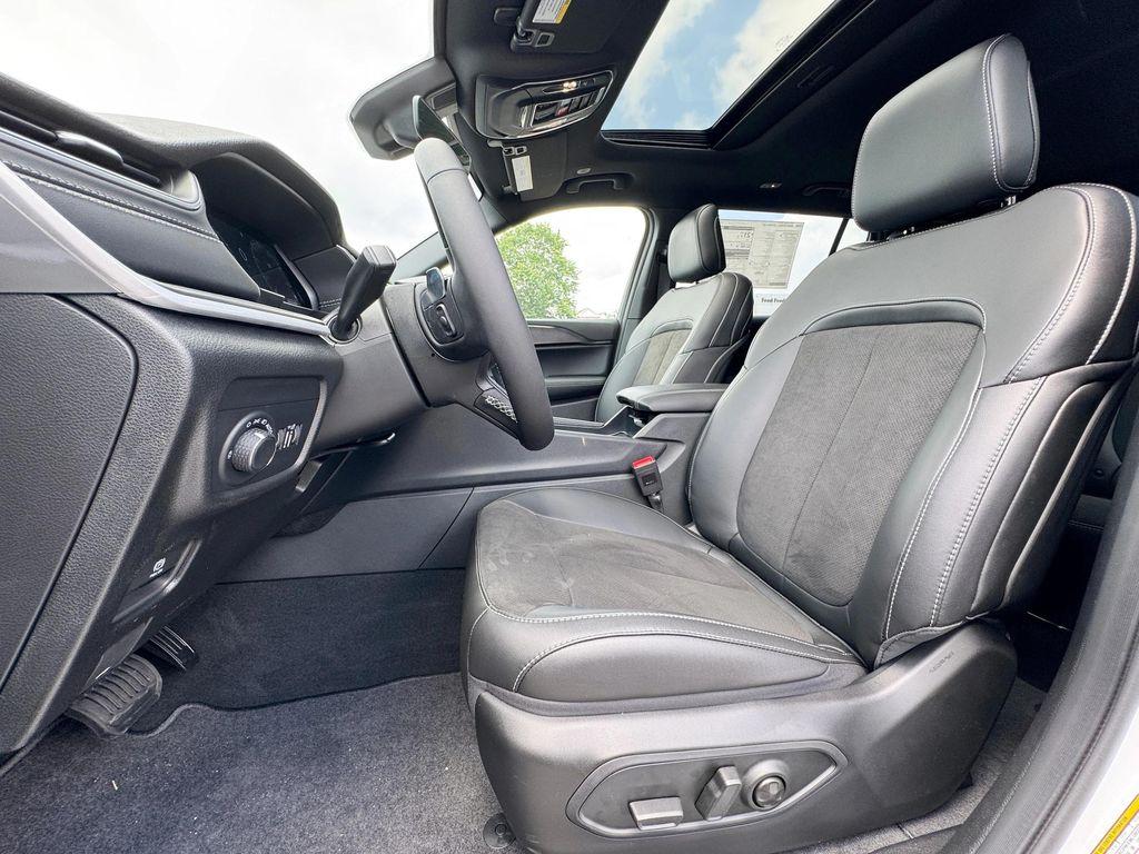 new 2025 Jeep Grand Cherokee L car, priced at $46,630