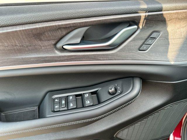 new 2025 Jeep Grand Cherokee car, priced at $47,439