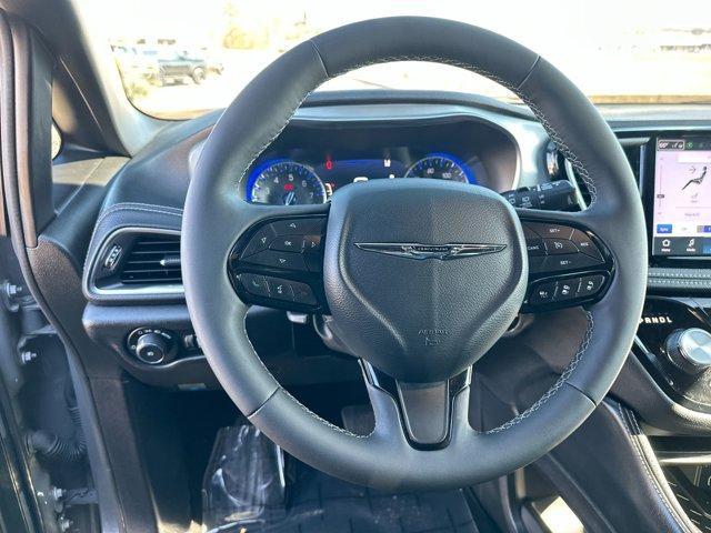 used 2025 Chrysler Pacifica car, priced at $39,995