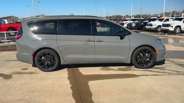 used 2025 Chrysler Pacifica car, priced at $39,995