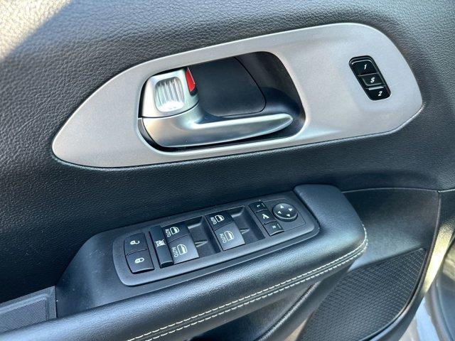 used 2025 Chrysler Pacifica car, priced at $39,995