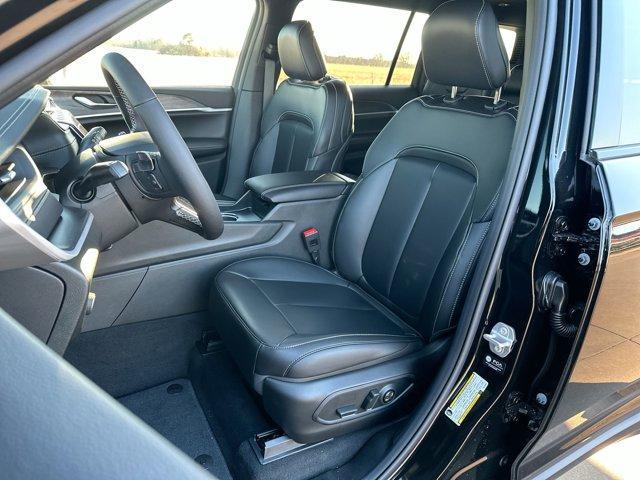 new 2025 Jeep Grand Cherokee L car, priced at $53,438