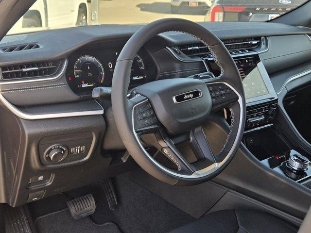 new 2025 Jeep Grand Cherokee car, priced at $41,870