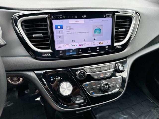 used 2025 Chrysler Pacifica car, priced at $35,995