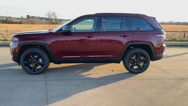 new 2025 Jeep Grand Cherokee car, priced at $46,928