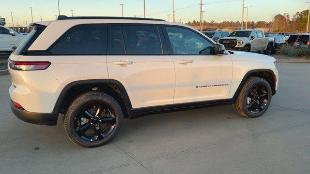 new 2025 Jeep Grand Cherokee car, priced at $46,351