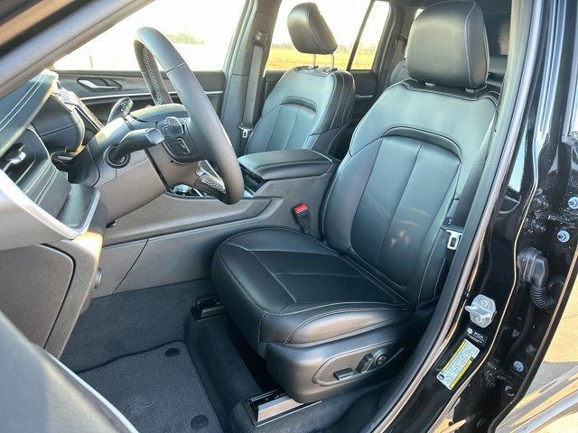 new 2025 Jeep Grand Cherokee car, priced at $46,928