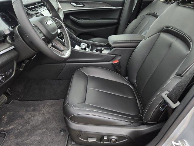 new 2025 Jeep Grand Cherokee car, priced at $46,928