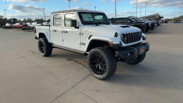 new 2025 Jeep Gladiator car, priced at $62,995