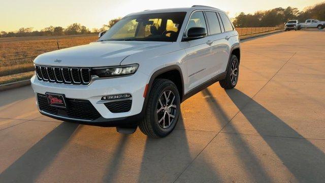 new 2025 Jeep Grand Cherokee car, priced at $45,144