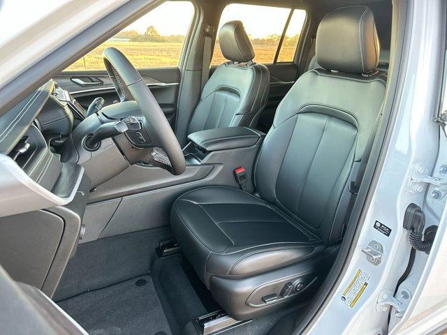 new 2025 Jeep Grand Cherokee car, priced at $45,144