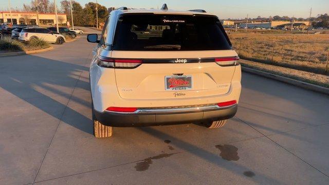 new 2025 Jeep Grand Cherokee car, priced at $45,144