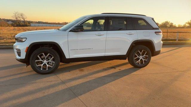 new 2025 Jeep Grand Cherokee car, priced at $45,144