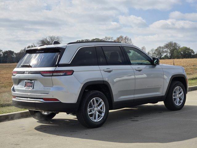 new 2025 Jeep Grand Cherokee car, priced at $38,995
