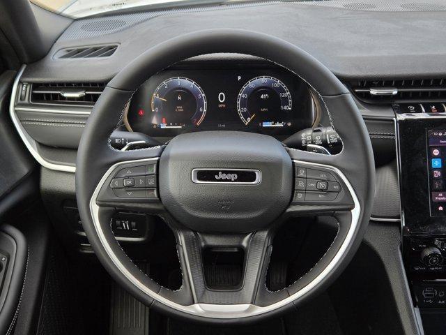 new 2025 Jeep Grand Cherokee car, priced at $38,995