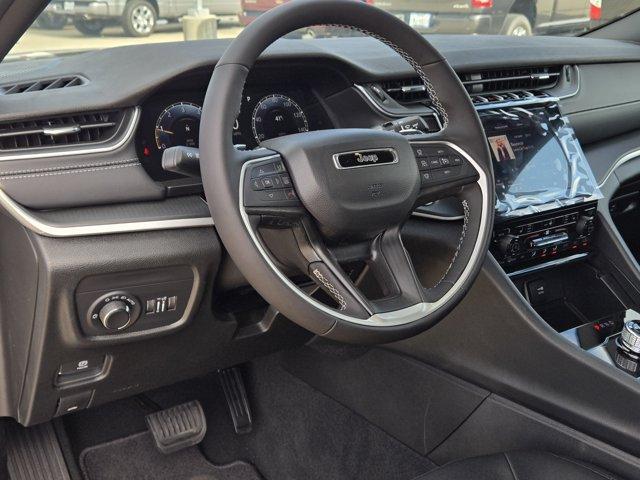 new 2025 Jeep Grand Cherokee car, priced at $38,995