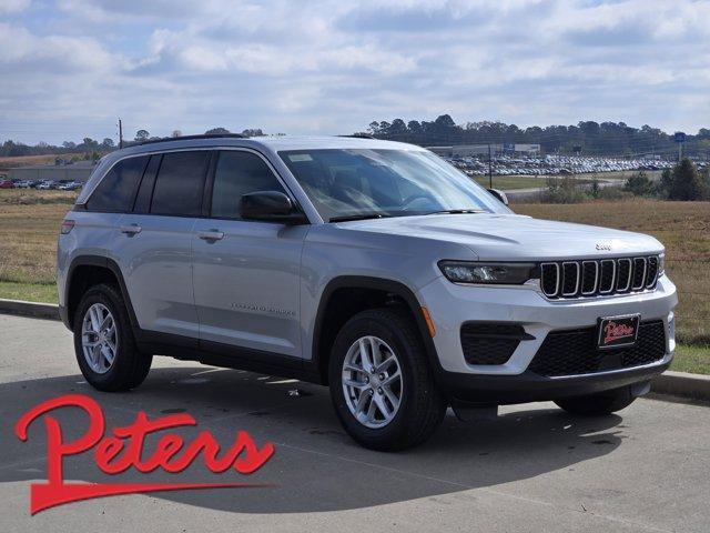 new 2025 Jeep Grand Cherokee car, priced at $38,995