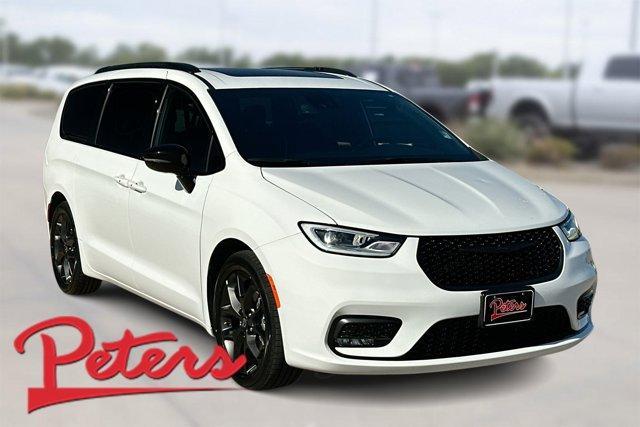 used 2025 Chrysler Pacifica car, priced at $39,995