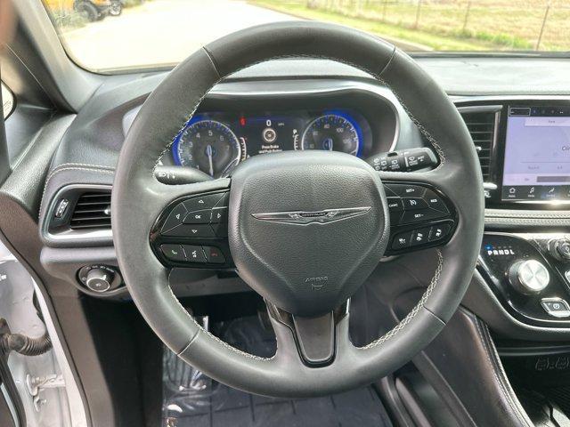 used 2025 Chrysler Pacifica car, priced at $37,995