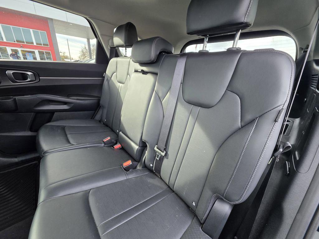 used 2025 Kia Sorento car, priced at $33,994