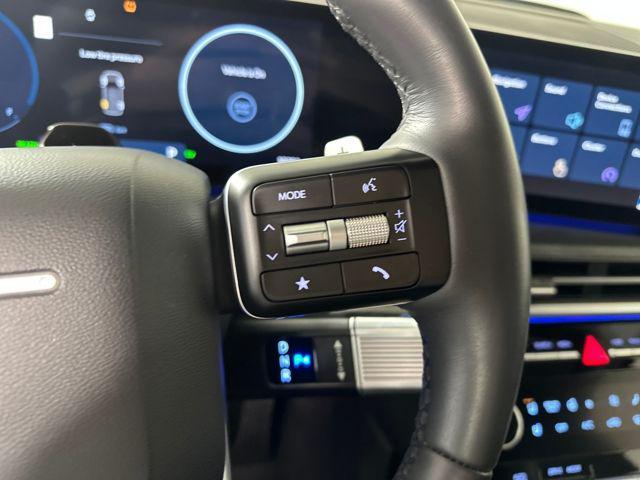 used 2024 Hyundai Santa Fe car, priced at $28,990