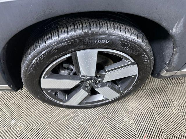used 2024 Hyundai Santa Fe car, priced at $28,990