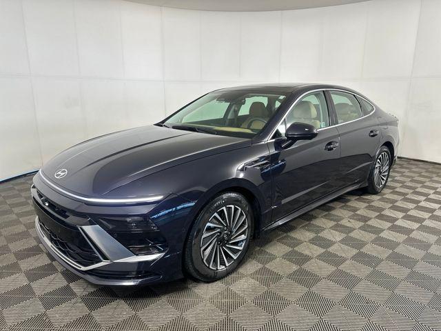 used 2025 Hyundai Sonata Hybrid car, priced at $31,490