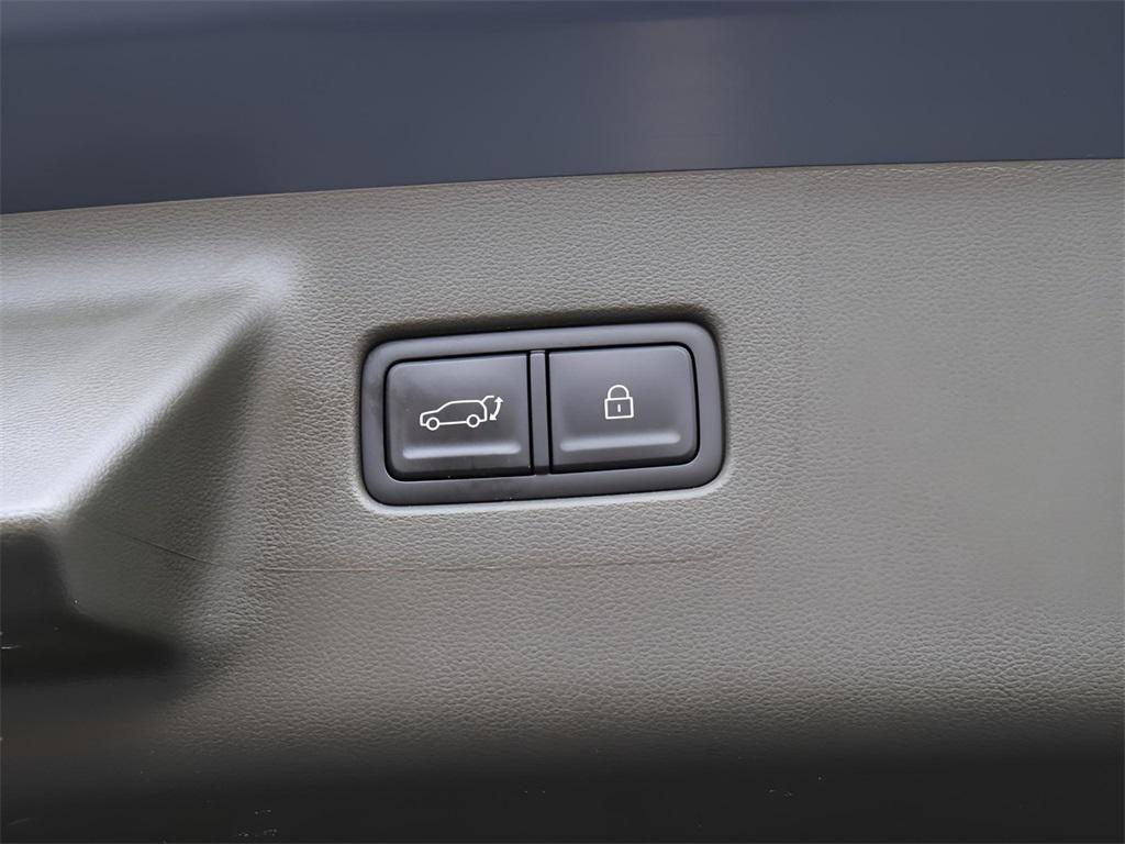 used 2025 Hyundai Santa Fe car, priced at $41,900