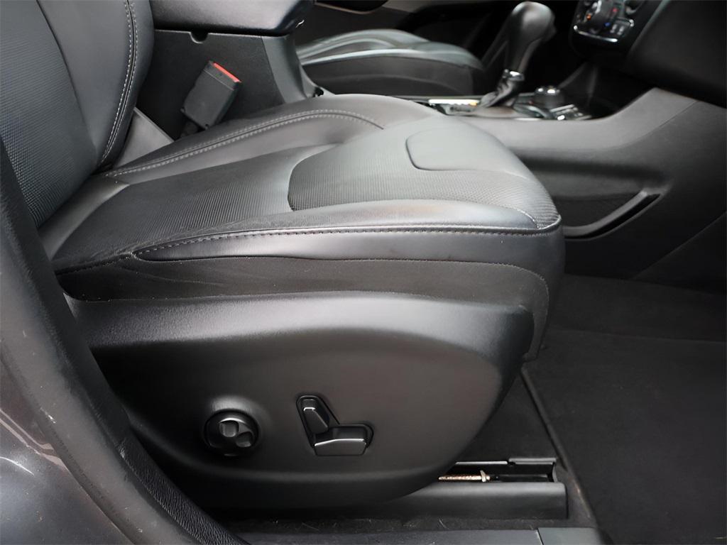 used 2019 Jeep Cherokee car, priced at $17,900