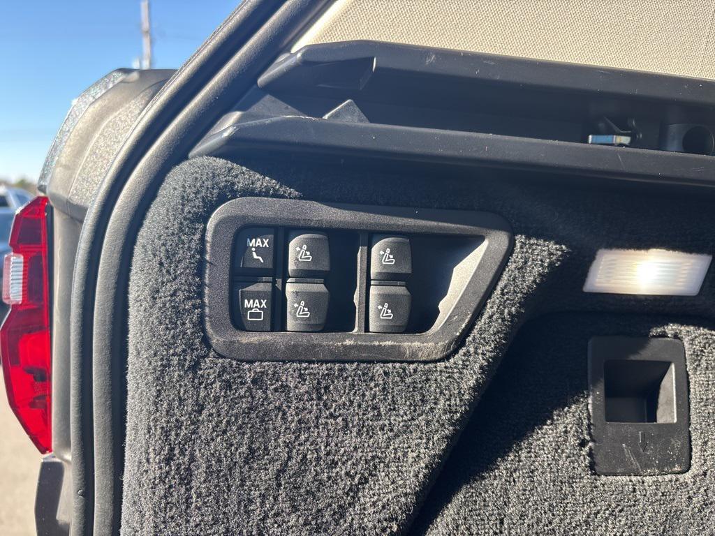 used 2021 BMW X7 car, priced at $36,988